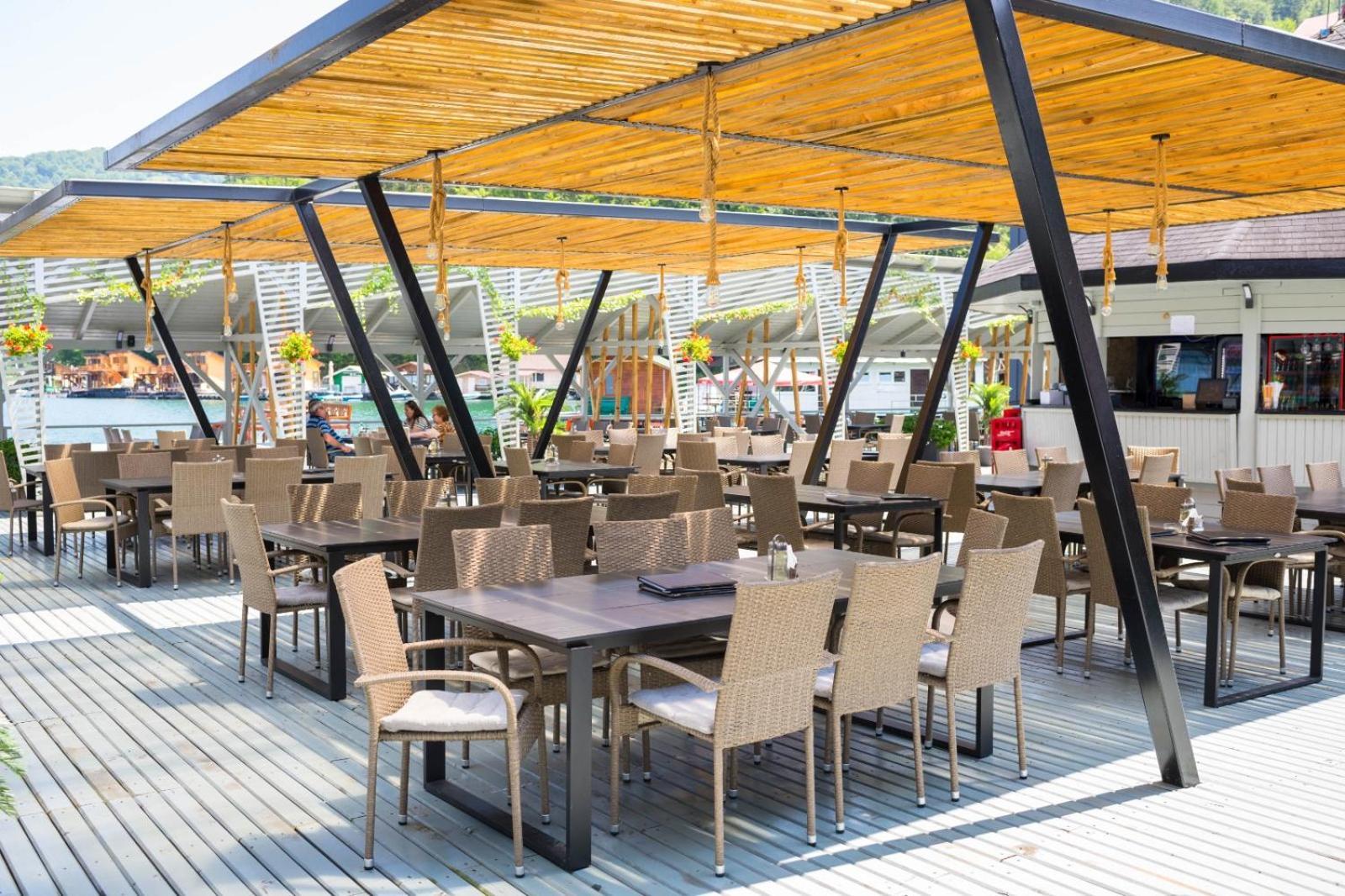 Hotel Pescarus Port บีคาซ ภายนอก รูปภาพ